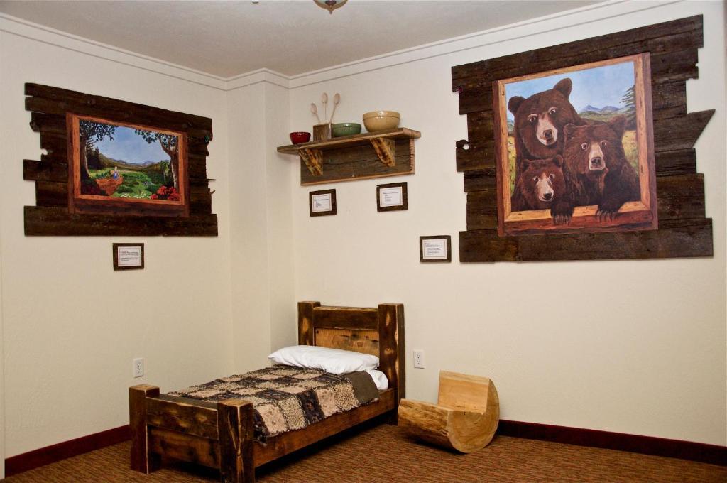 Three Bear Lodge West Yellowstone Dış mekan fotoğraf