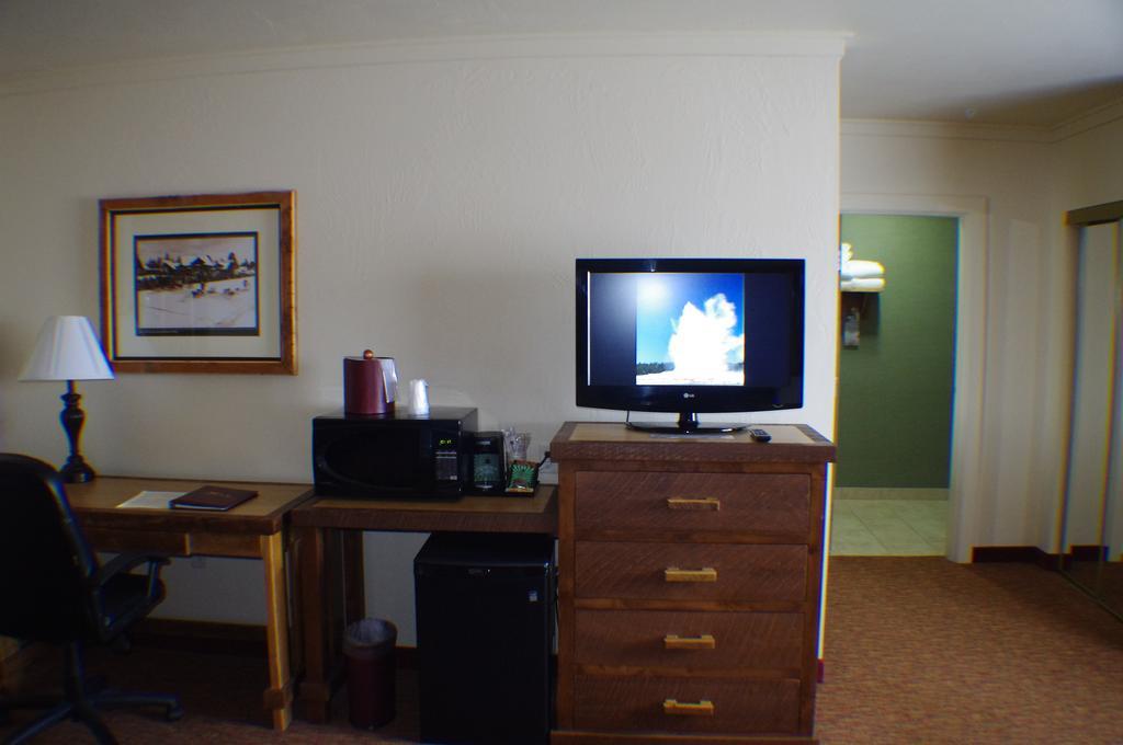 Three Bear Lodge West Yellowstone Dış mekan fotoğraf